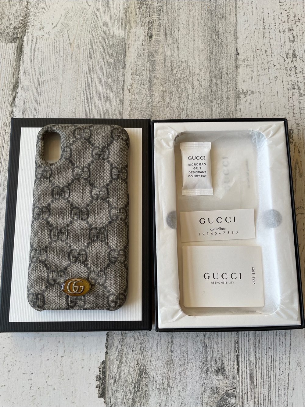 Gucci Tan GG Supreme iPhone X/XS Case with Gold Double GG NEW